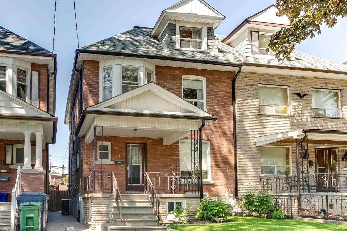 44 Beatrice St Little Italy Toronto Price Warnings Schools