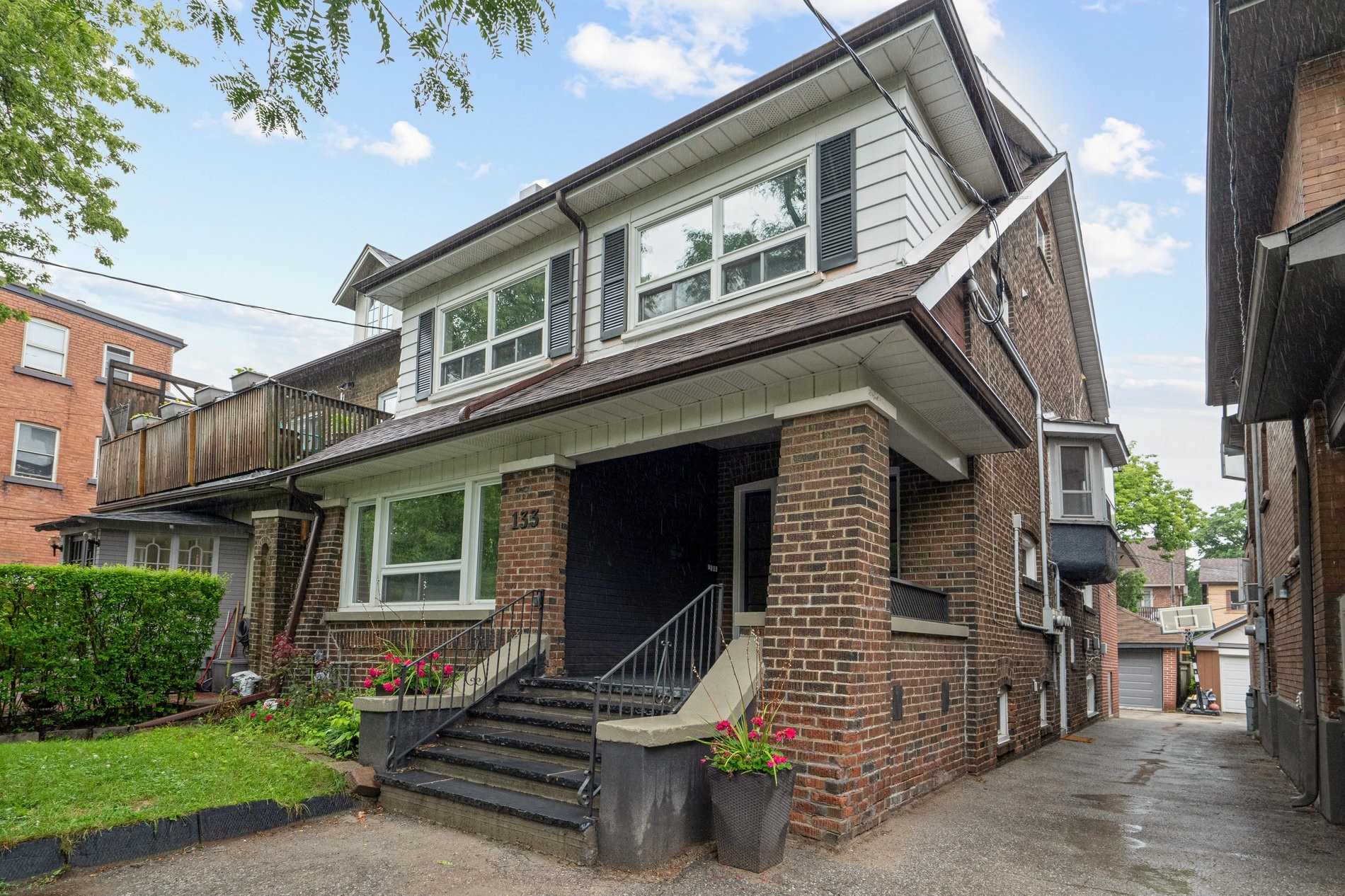 216 Oakwood Ave, OakwoodVaughan, Toronto Price, Warnings, Schools