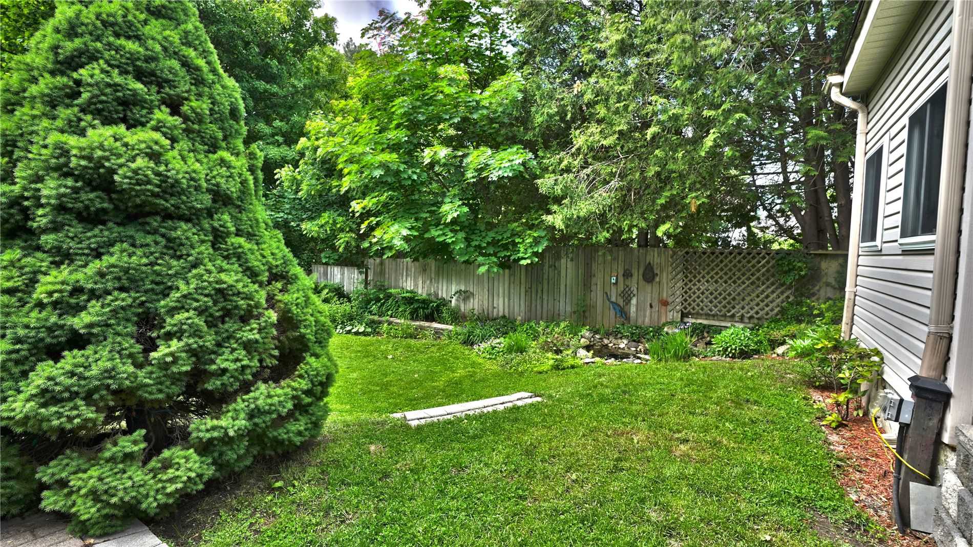 17 Grove St W, Queen's Park, Barrie - Price, Warnings, Schools ...